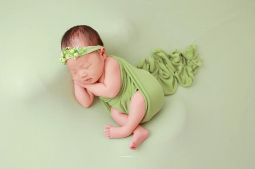 朝阳宝宝拍嗝吐奶 朝阳宝宝拍嗝吐奶